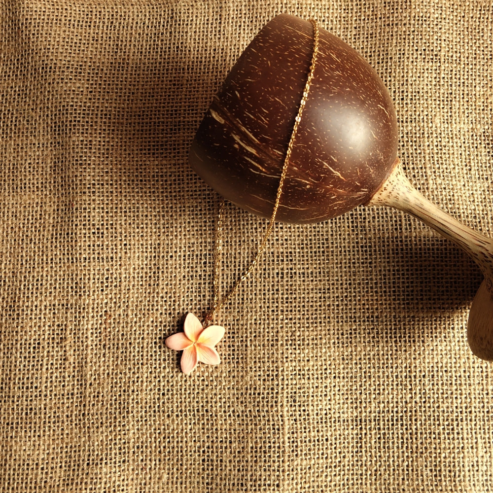 Collier frangipanier artisanal | 6 couleurs